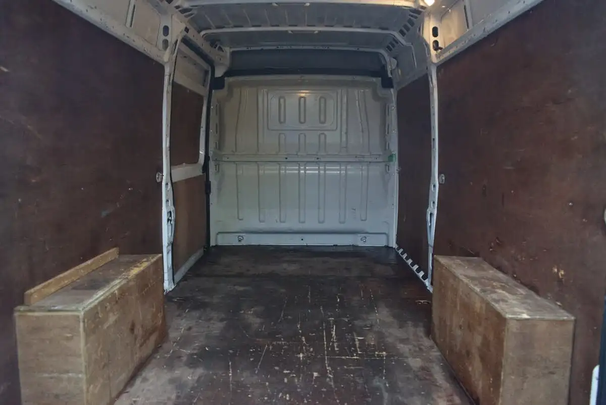 2019-peugeot-boxer-22-bluehdi-professional-335-l3-h2-panel-big-33