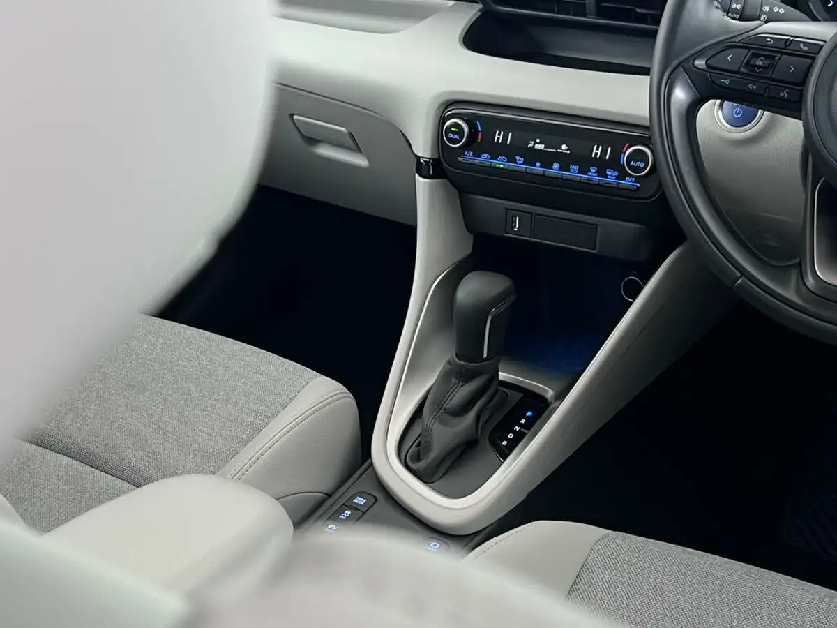 2022-toyota-yaris-15-vvt-i-excel-big-34