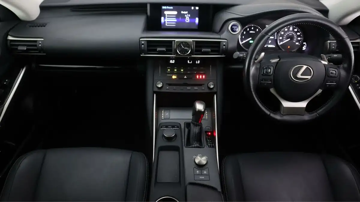 2019-lexus-is-300h-25-is-big-12