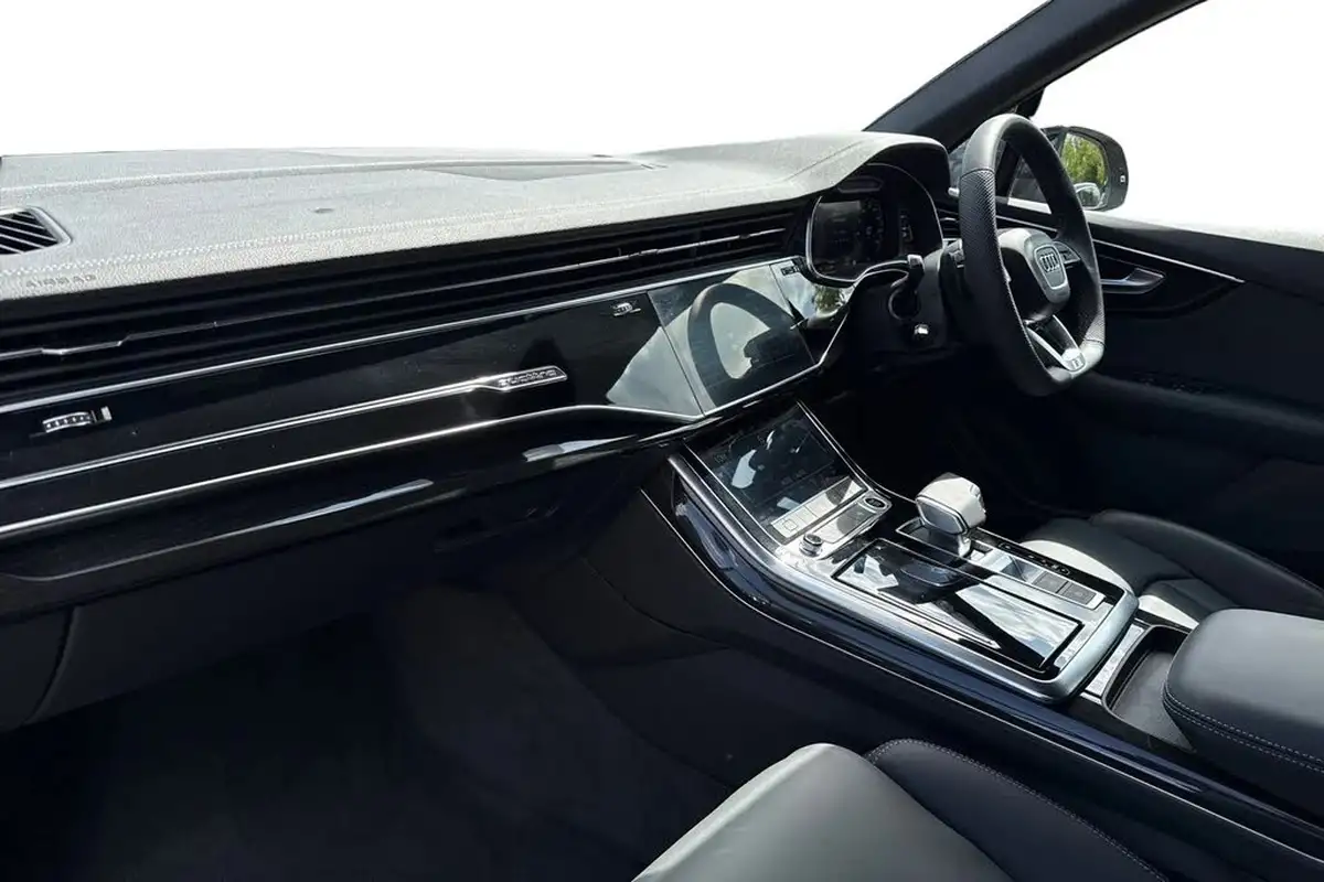 2025-audi-q7-30-50-tdi-black-edition-big-14