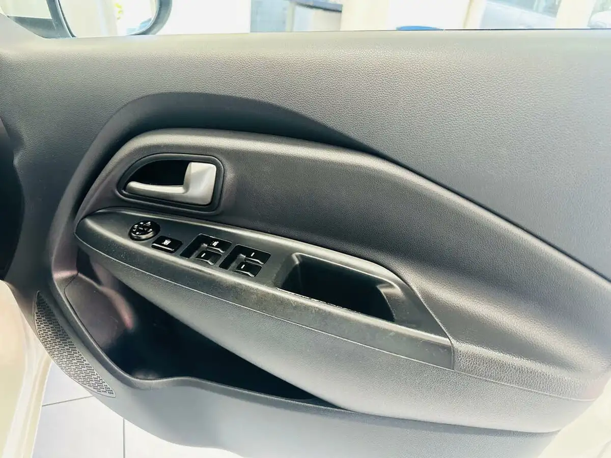 2014-kia-rio-125-vr7-5d-big-9