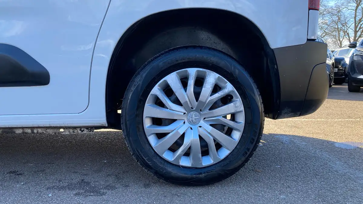 2021-peugeot-partner-15-bluehdi-1000-professional-premium-100pseu6d-big-16