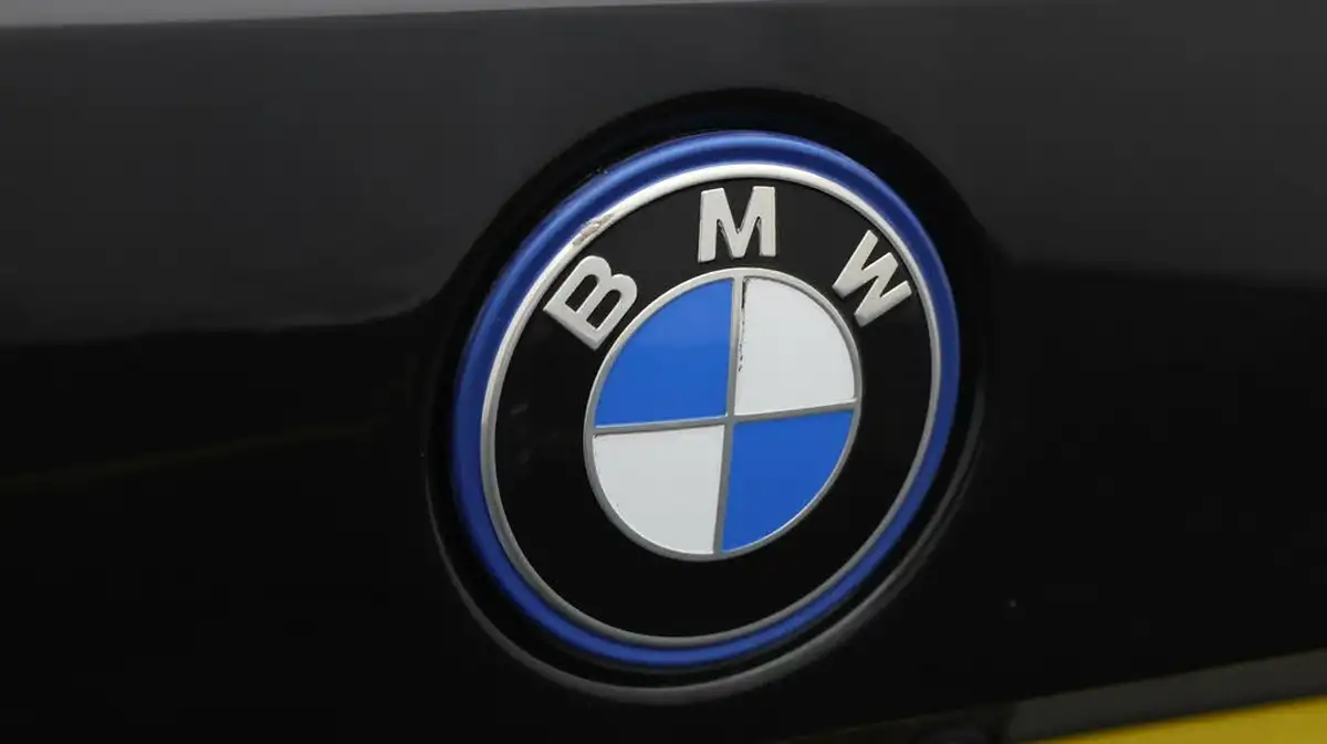 2022-bmw-3-series-20-330e-m-sport-touring-5d-big-19