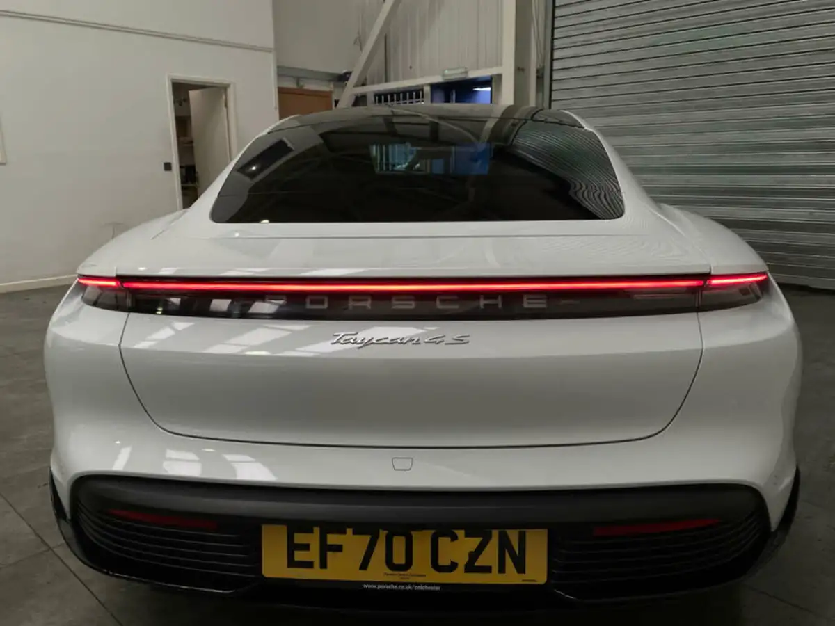 2020-porsche-taycan-e-4s-530ps-big-9