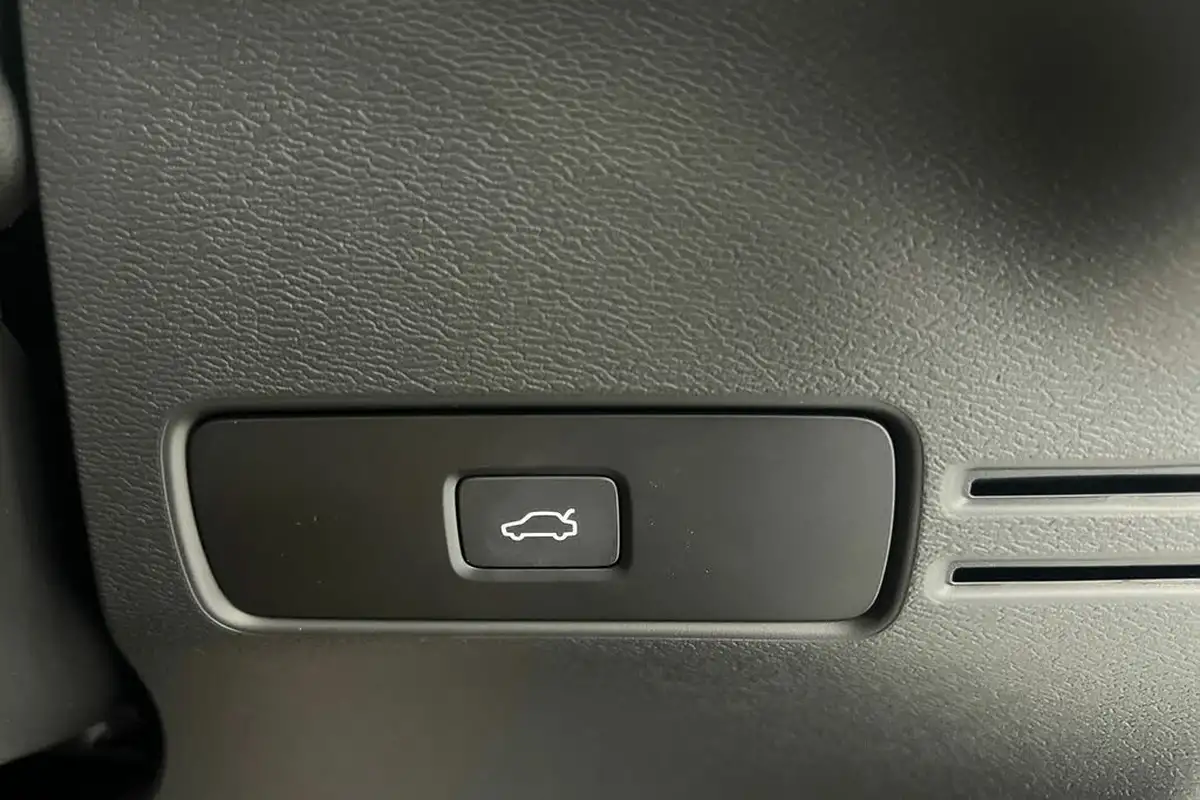 2023-volvo-xc40-e-recharge-core-235bhp-big-36