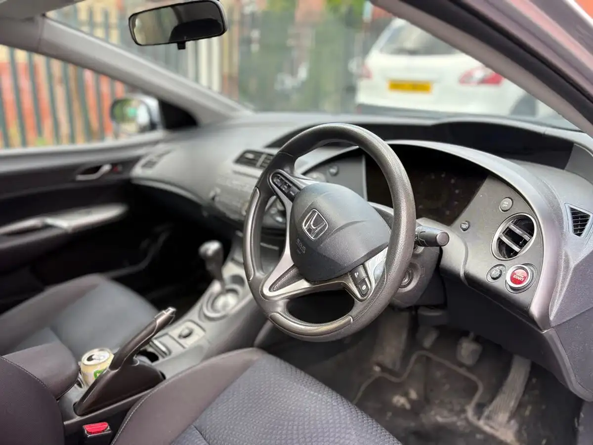 2011-honda-civic-14-se-i-vtec-big-4
