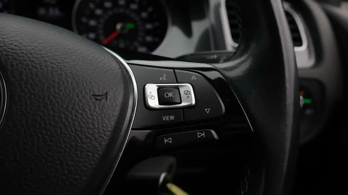 2019-volkswagen-golf-e-e-golf-big-27