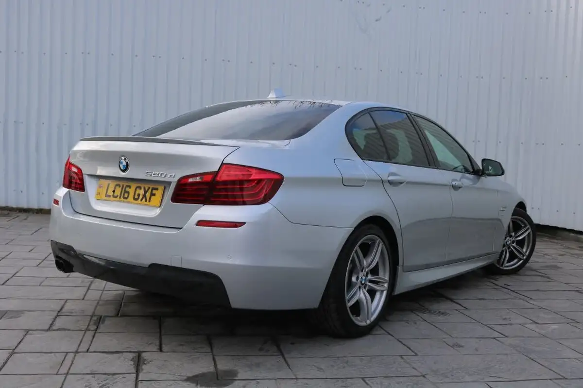 2016-bmw-5-series-20td-520d-m-sport-190bhp-saloon-4d-auto-big-3