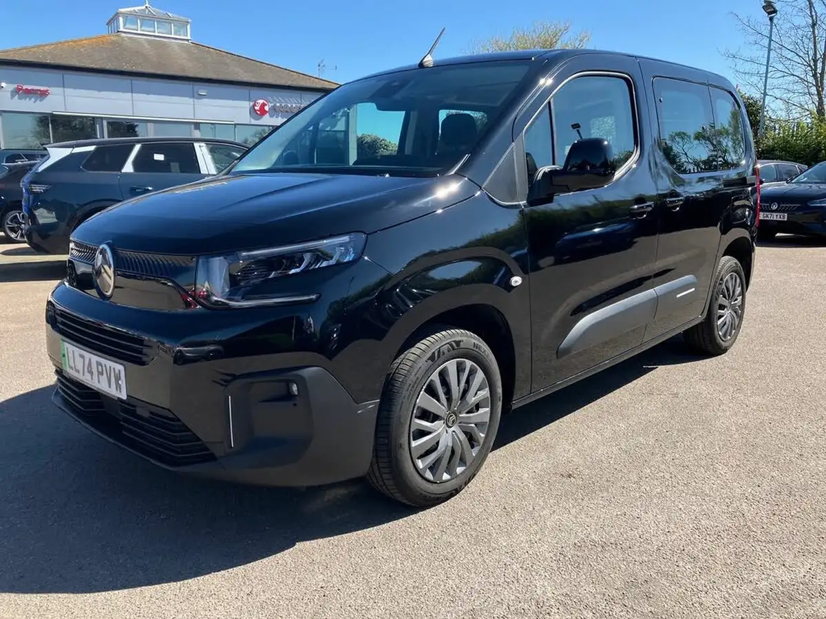 2024-citroen-berlingo-e-plus-m-size-big-43