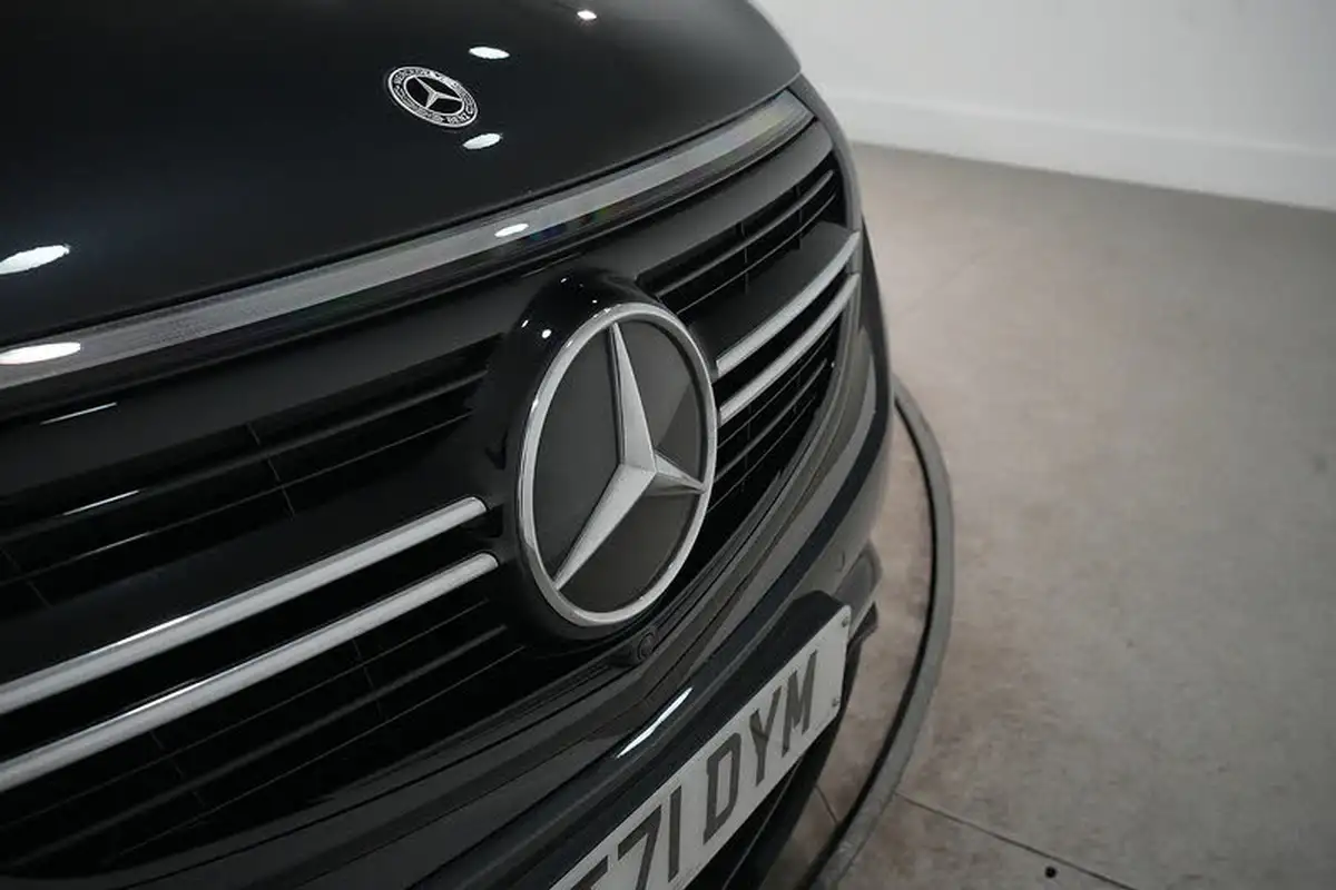 2021-mercedes-benz-eqc-e-eqc-400-amg-line-premium-big-19