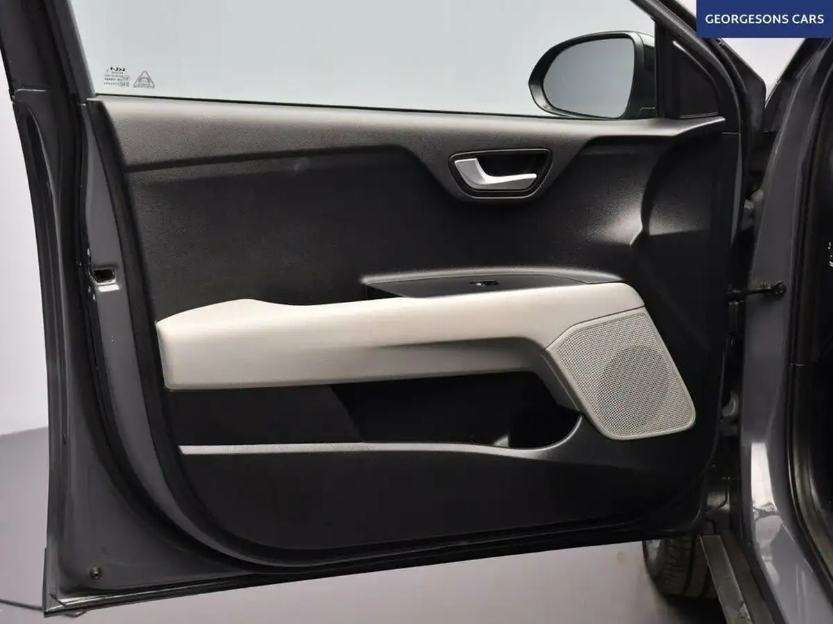 2022-kia-stonic-10-t-gdi-connect-dct-big-18