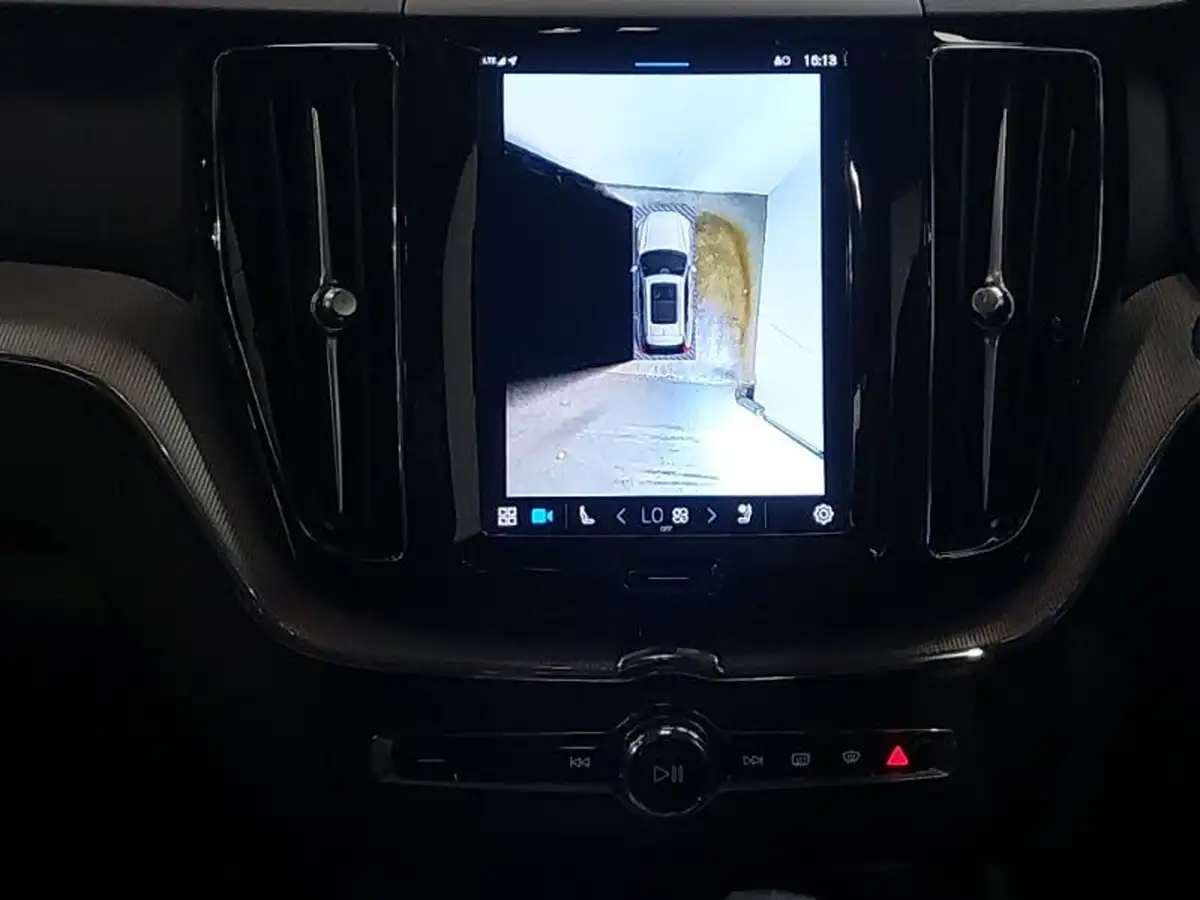 2023-volvo-xc60-20-b5-plus-big-9