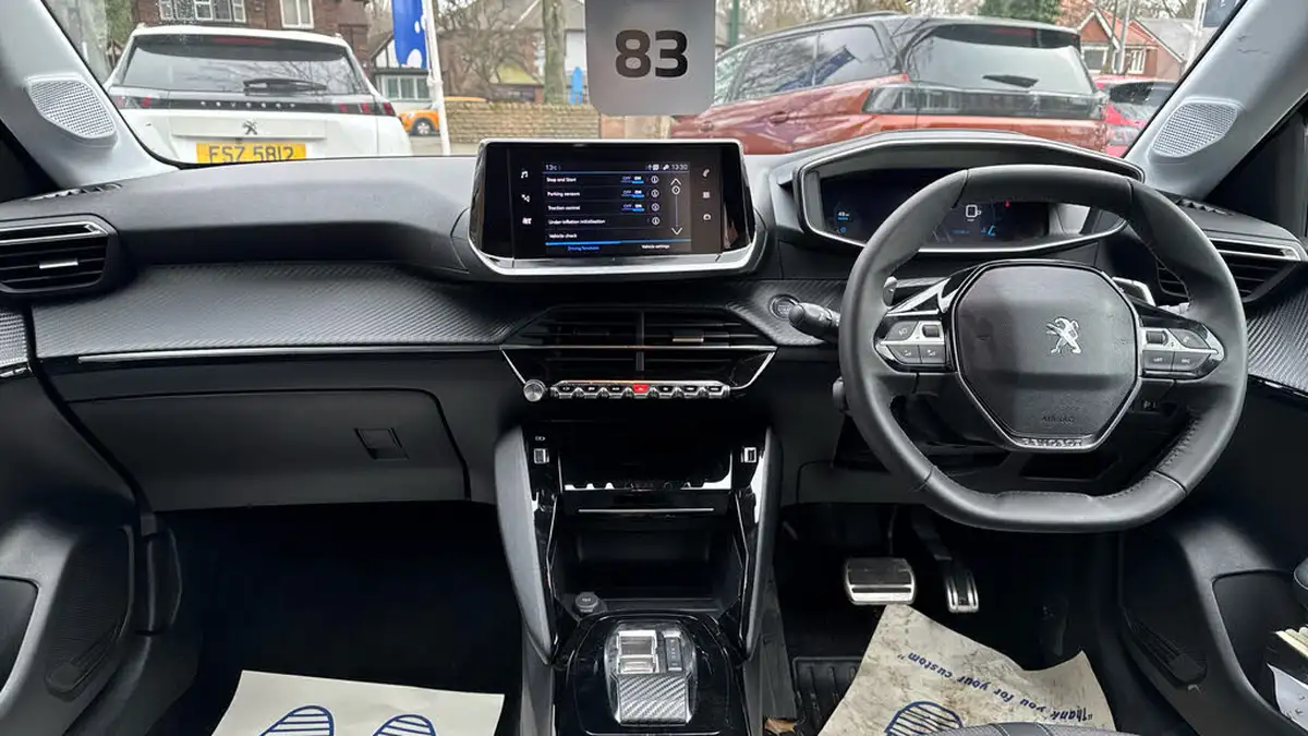 2023-peugeot-208-12-puretech-allure-premium-130ps-eat8-big-3