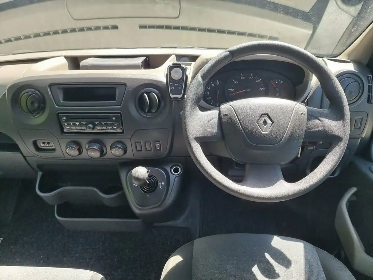 2011-renault-master-23td-sl28dci-125-qs6-big-1