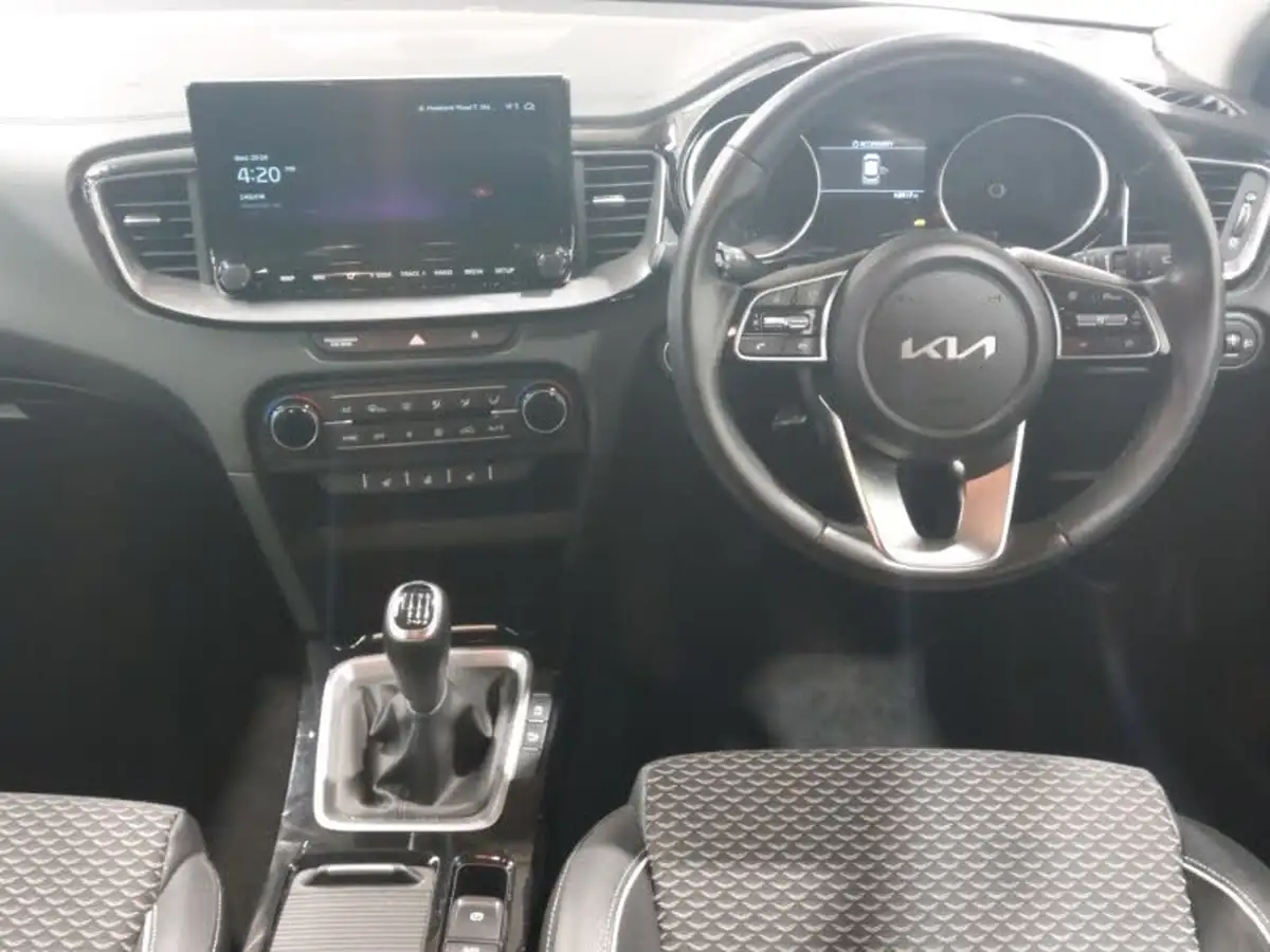2022-kia-xceed-15-t-gdi-3-big-10