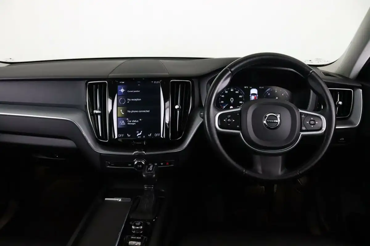 2020-volvo-xc60-20td-d4-momentum-big-15