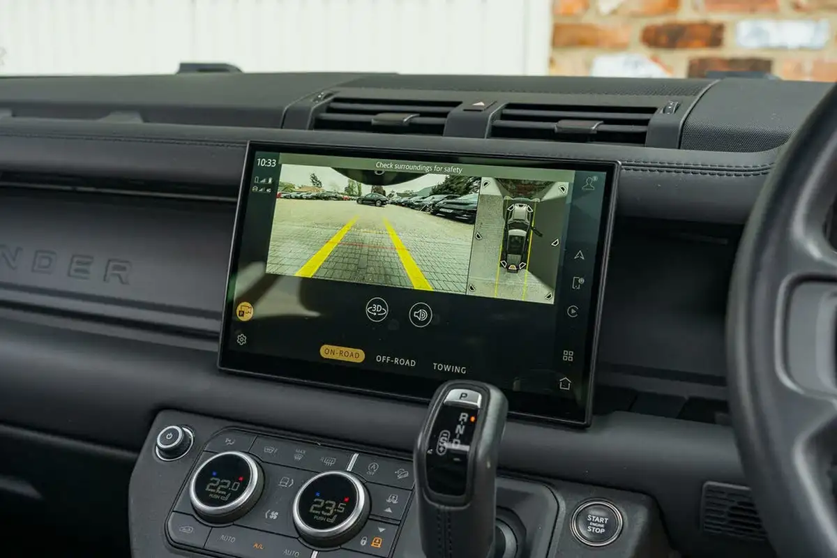 2023-land-rover-110-defender-30-d300-x-dynamic-hse-big-51