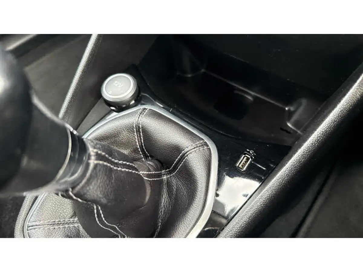 2018-ford-fiesta-11-ti-vct-zetec-5d-big-35