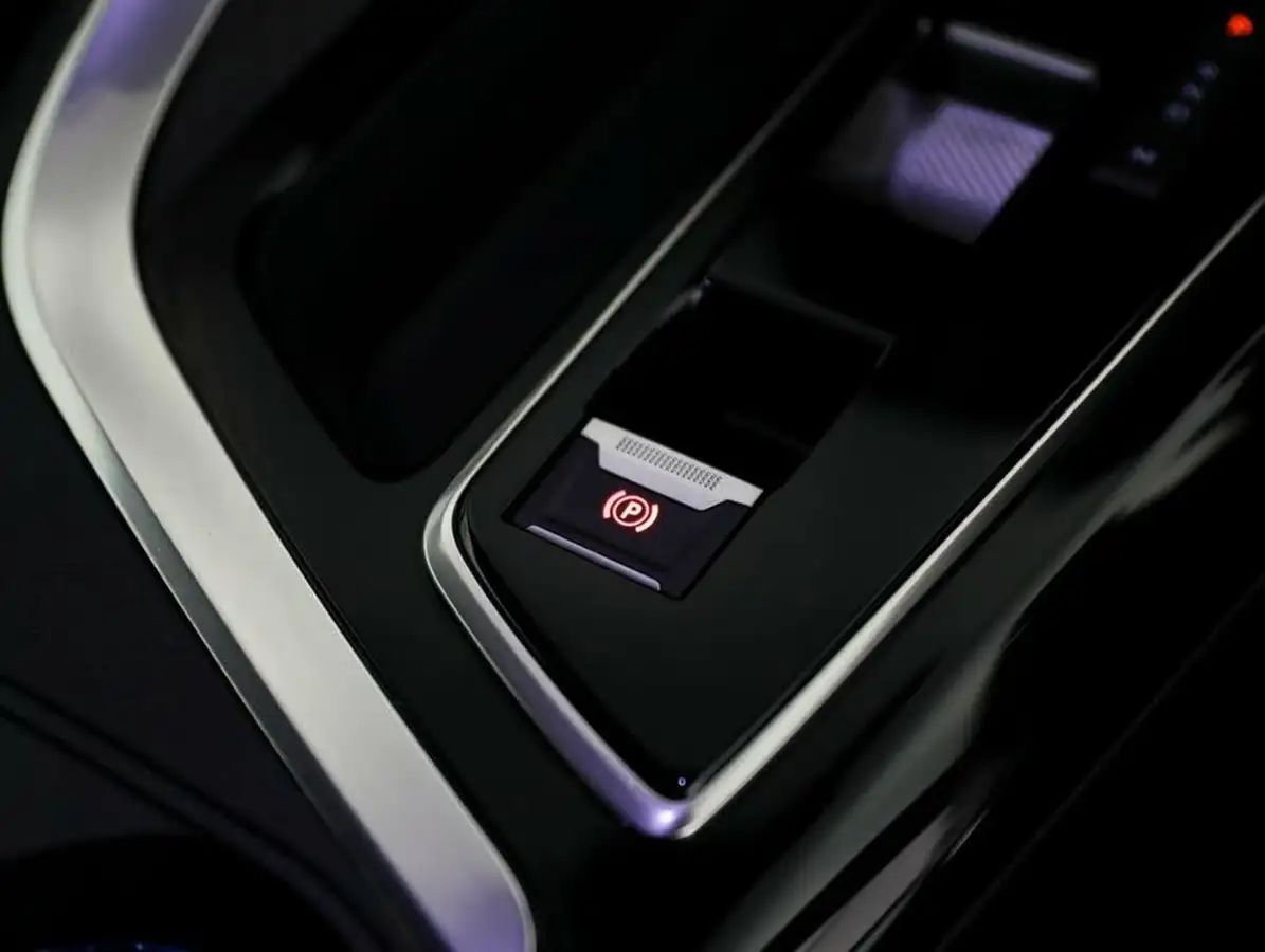 2023-peugeot-3008-suv-15-bluehdi-gt-eat8-big-25