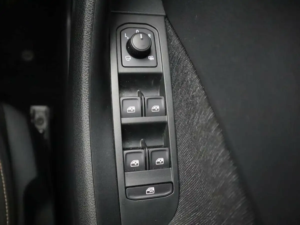 2020-skoda-scala-15-tsi-se-l-big-23