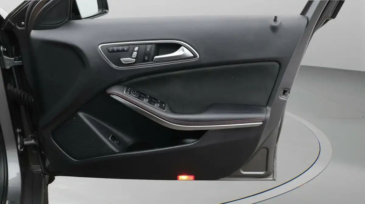 2020-mercedes-benz-gla-class-16-gla-200-amg-line-edition-plus-7g-dct-big-15