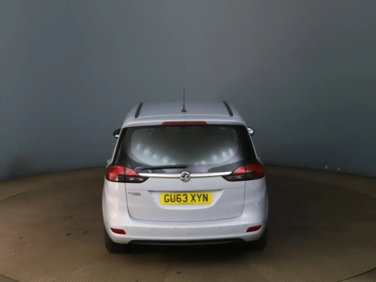 2013-vauxhall-zafira-tourer-20td-exclusiv-130ps-ecoflex-ss-big-4