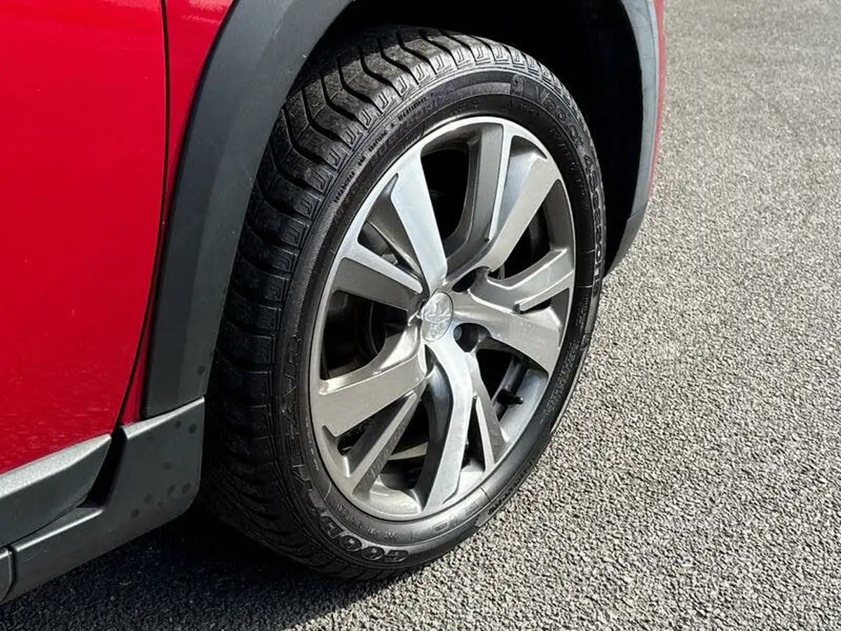 2019-peugeot-2008-suv-12-puretech-allure-130bhp-big-3