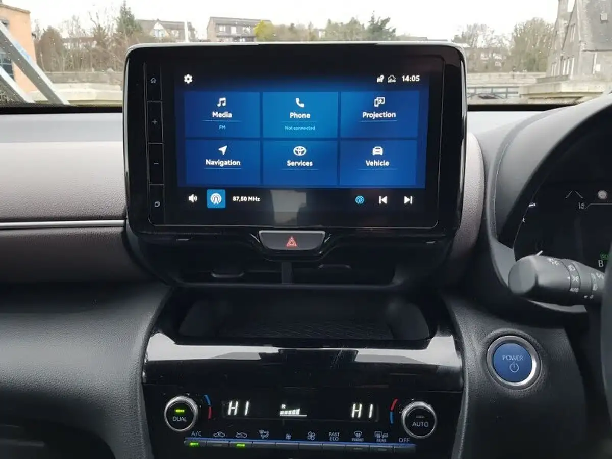 2022-toyota-yaris-cross-15-vvt-i-excel-big-18