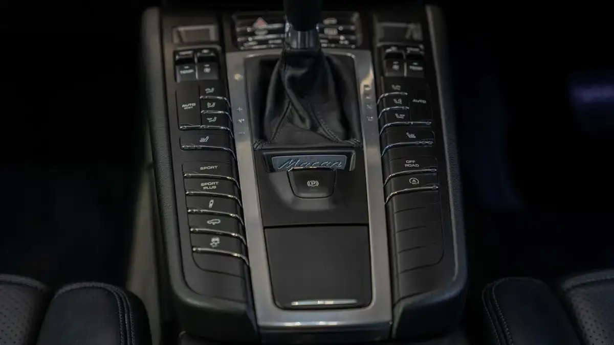 2014-porsche-macan-36-turbo-big-38