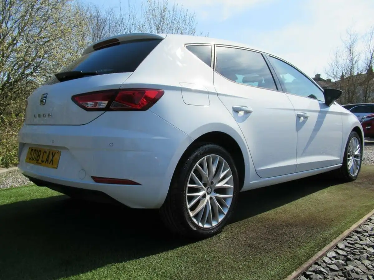 2018-seat-leon-16tdi-se-dynamic-technology-hatchback-dsg-big-16