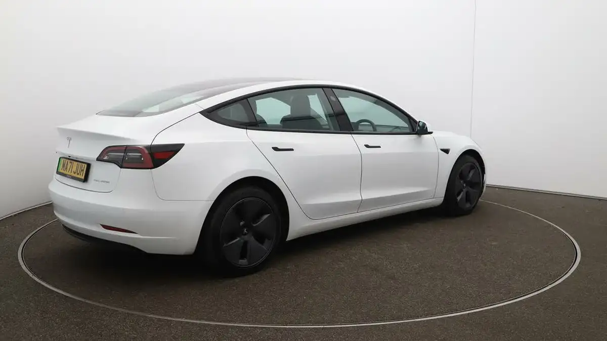 2021-tesla-model-3-e-long-range-awd-big-44