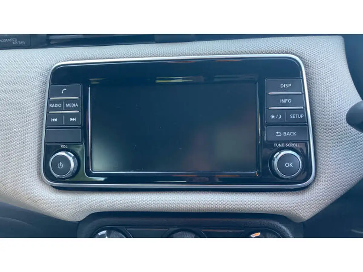 2018-nissan-micra-09-ig-t-acenta-big-11