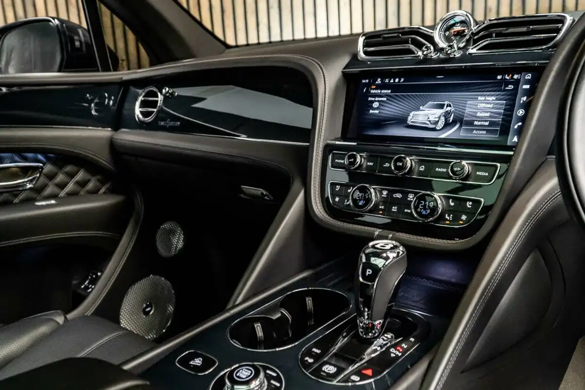 2021-bentley-bentayga-40-v8-big-23