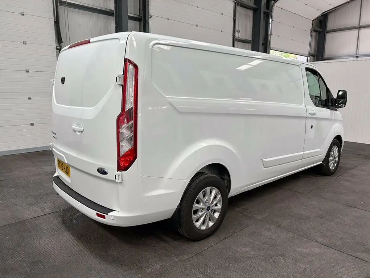 2023-ford-transit-custom-big-4
