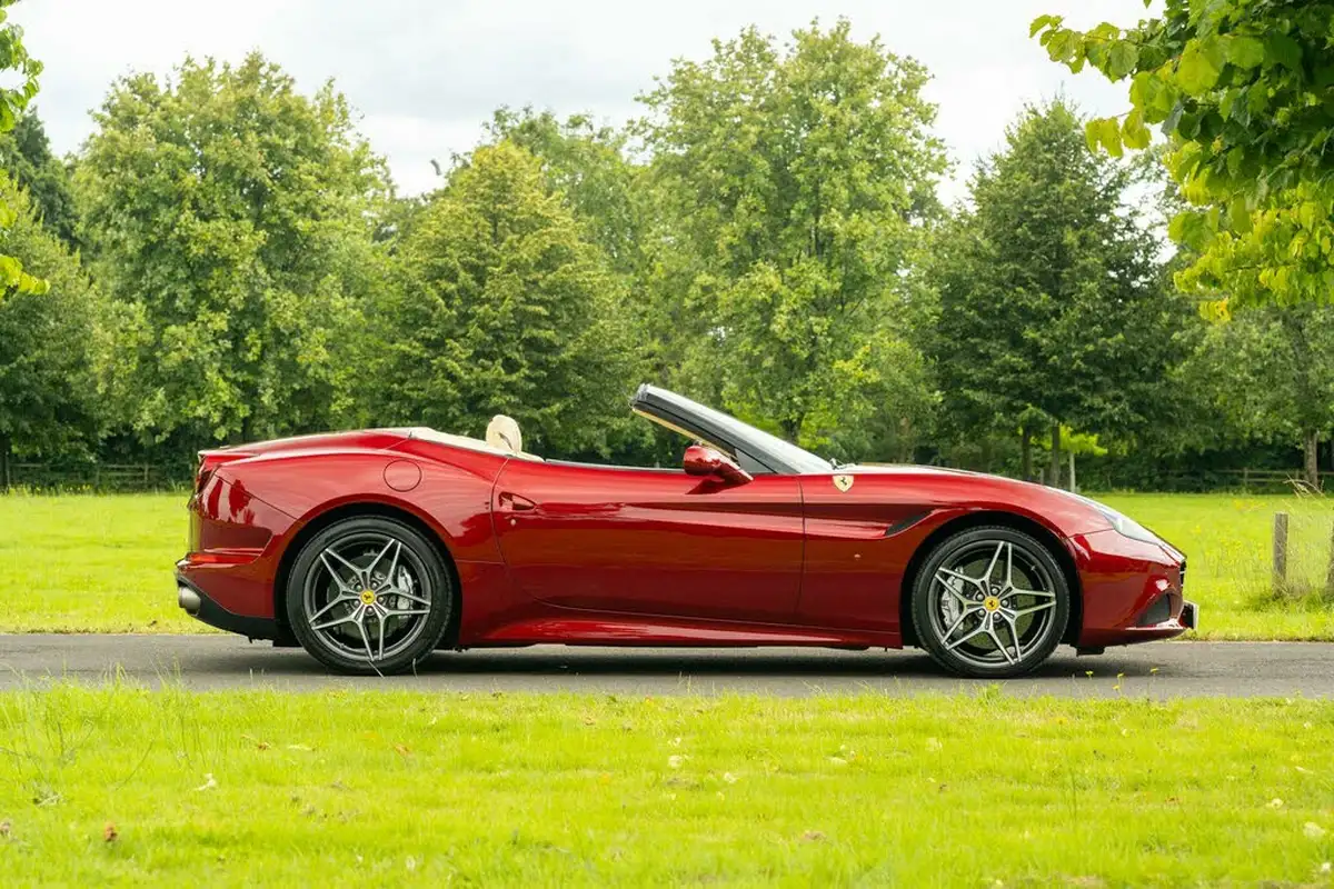 2015-ferrari-california-39-t-big-4