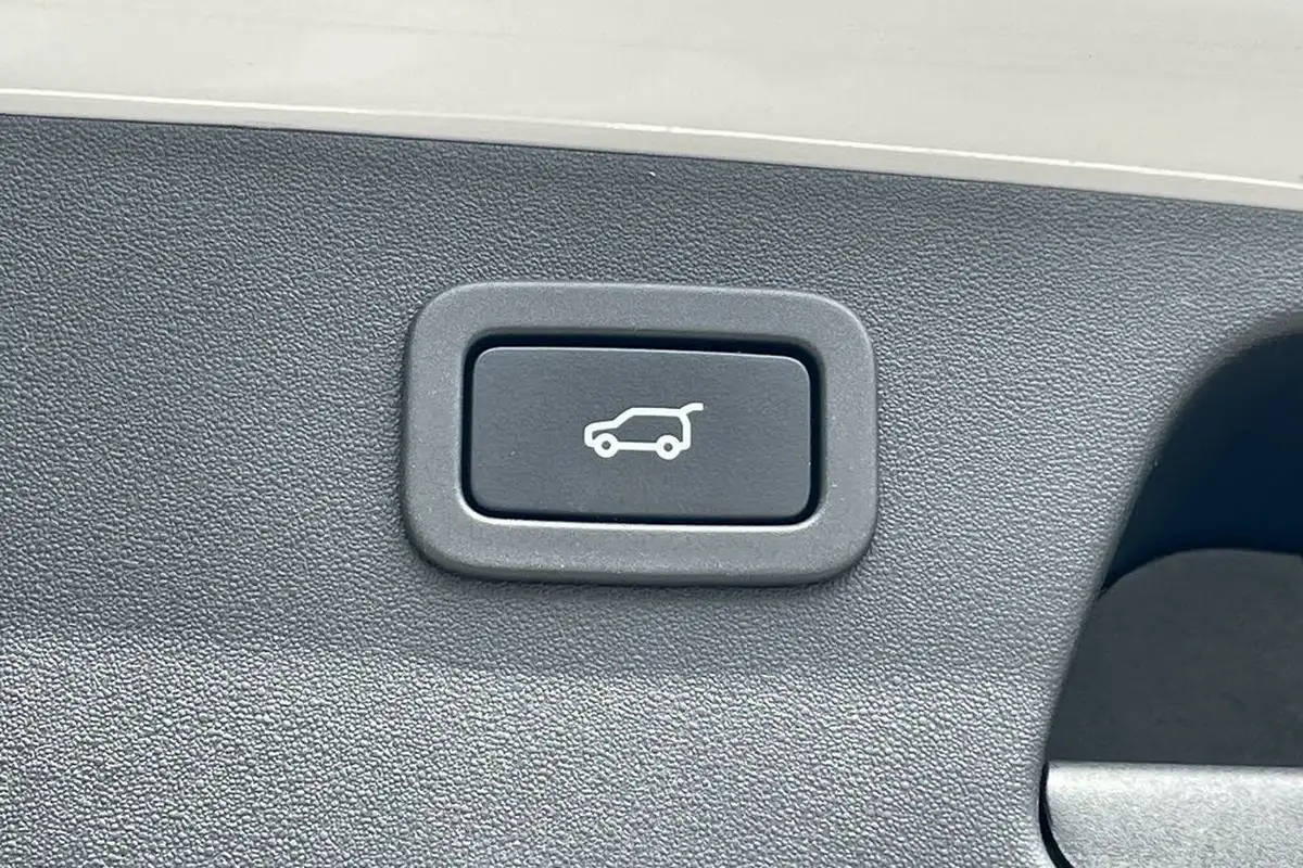 2019-jaguar-e-pace-20-i4d-chequered-flag-150ps-big-28