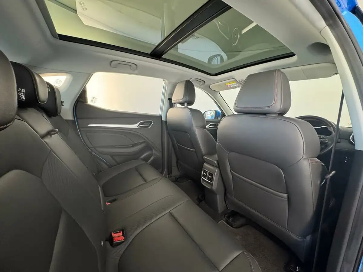 2022-mg-zs-suv-e-trophy-ev-176ps-big-14