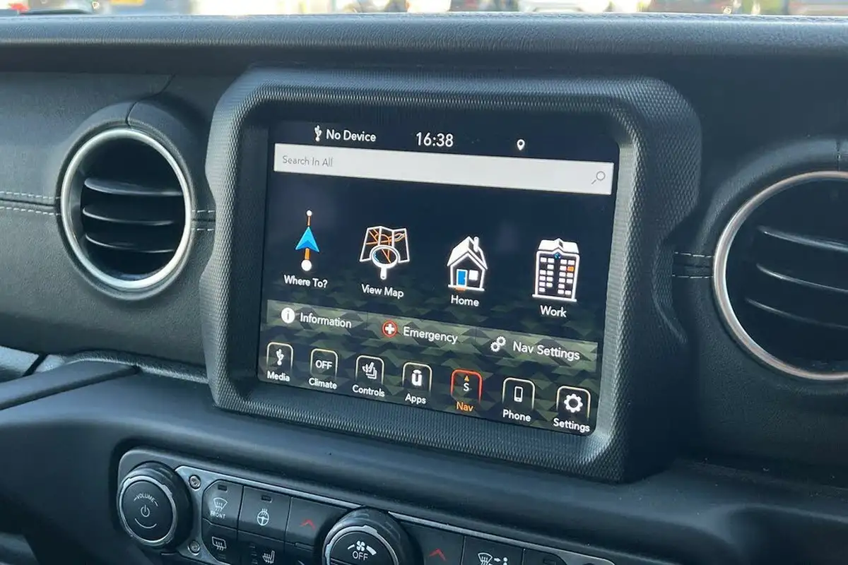 2021-jeep-wrangler-20-gme-80th-anniversary-5d-big-54