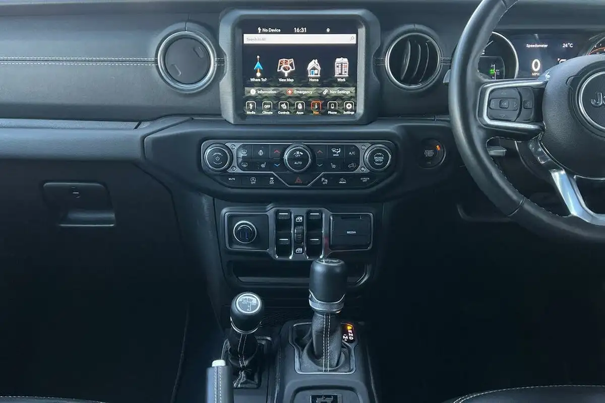 2021-jeep-wrangler-20-gme-80th-anniversary-5d-big-30