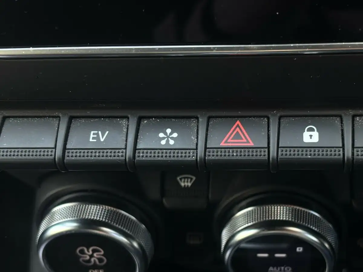 2022-renault-captur-16-rs-line-145ps-rs-line-e-tech-hybrid-big-33