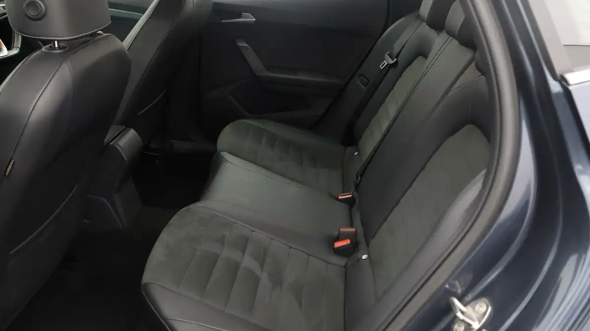 2022-seat-arona-10-tsi-xperience-lux-big-15