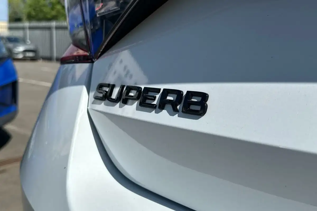 2020-skoda-superb-20-tsi-sportline-plus-190ps-hatchback-big-18