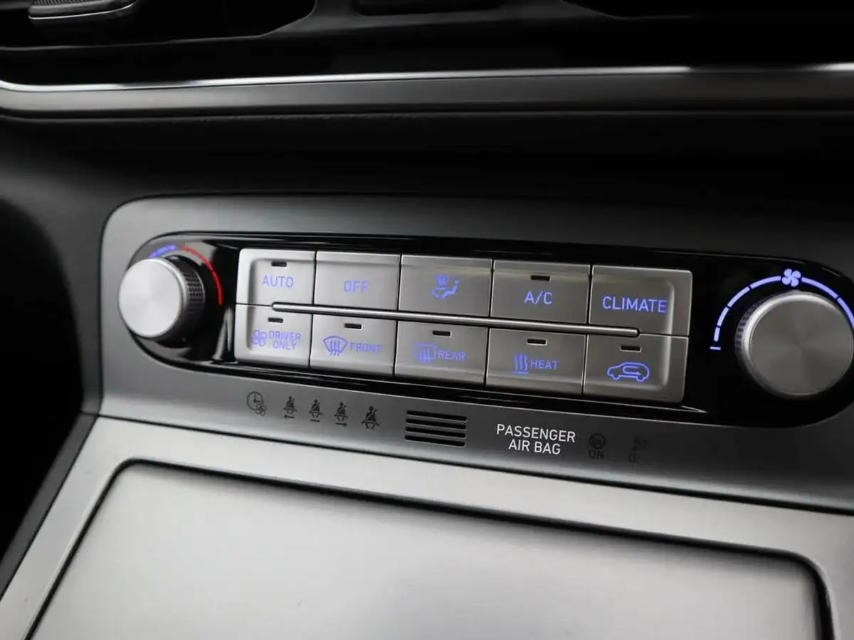 2022-hyundai-kona-e-se-connect-big-18
