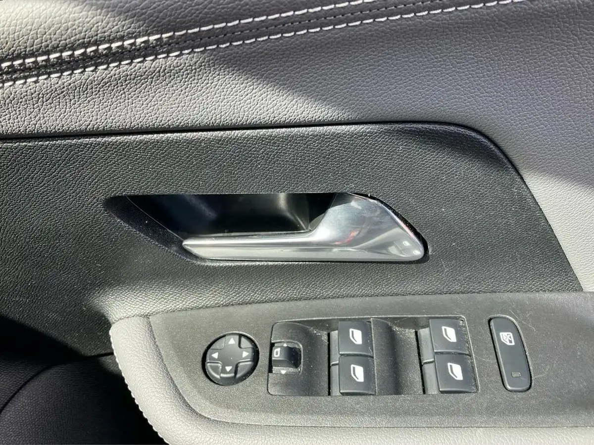 2022-vauxhall-mokka-12-elite-edition-130ps-auto-big-17
