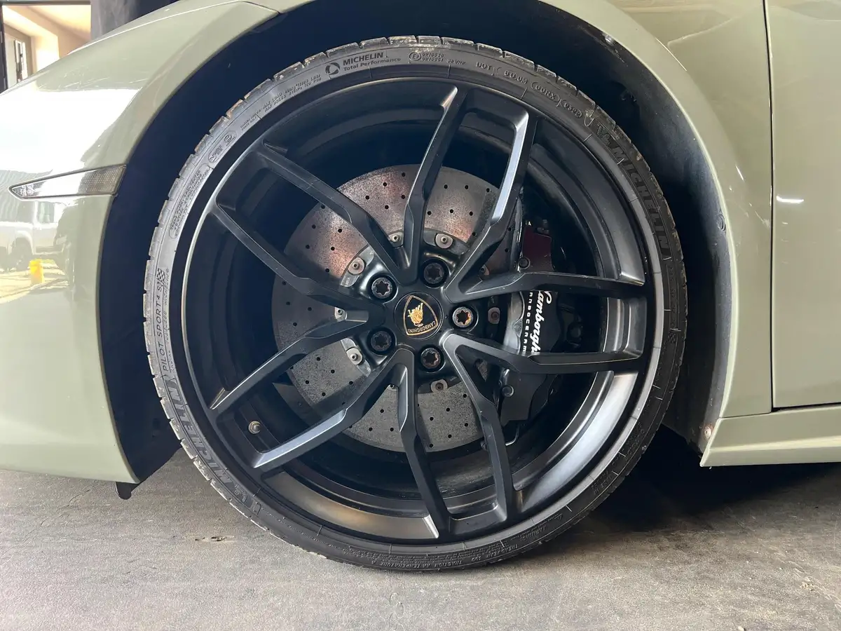 2015-lamborghini-huracan-52-lp-610-4-4wd-coupe-big-7