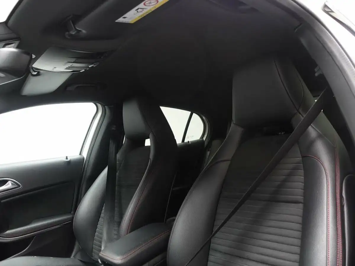 2017-mercedes-benz-gla-class-21d-gla-200d-amg-line-ss-big-14
