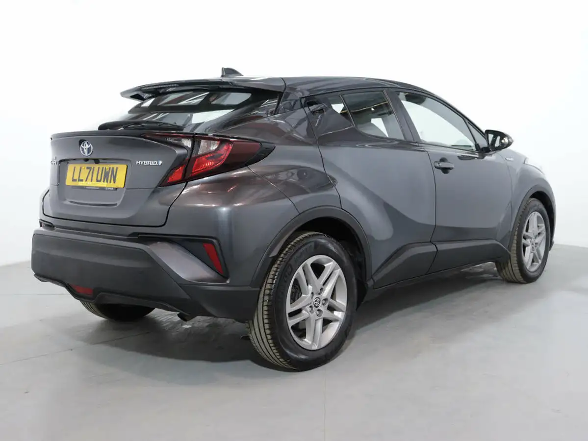 2022-toyota-c-hr-18-vvt-i-icon-big-6