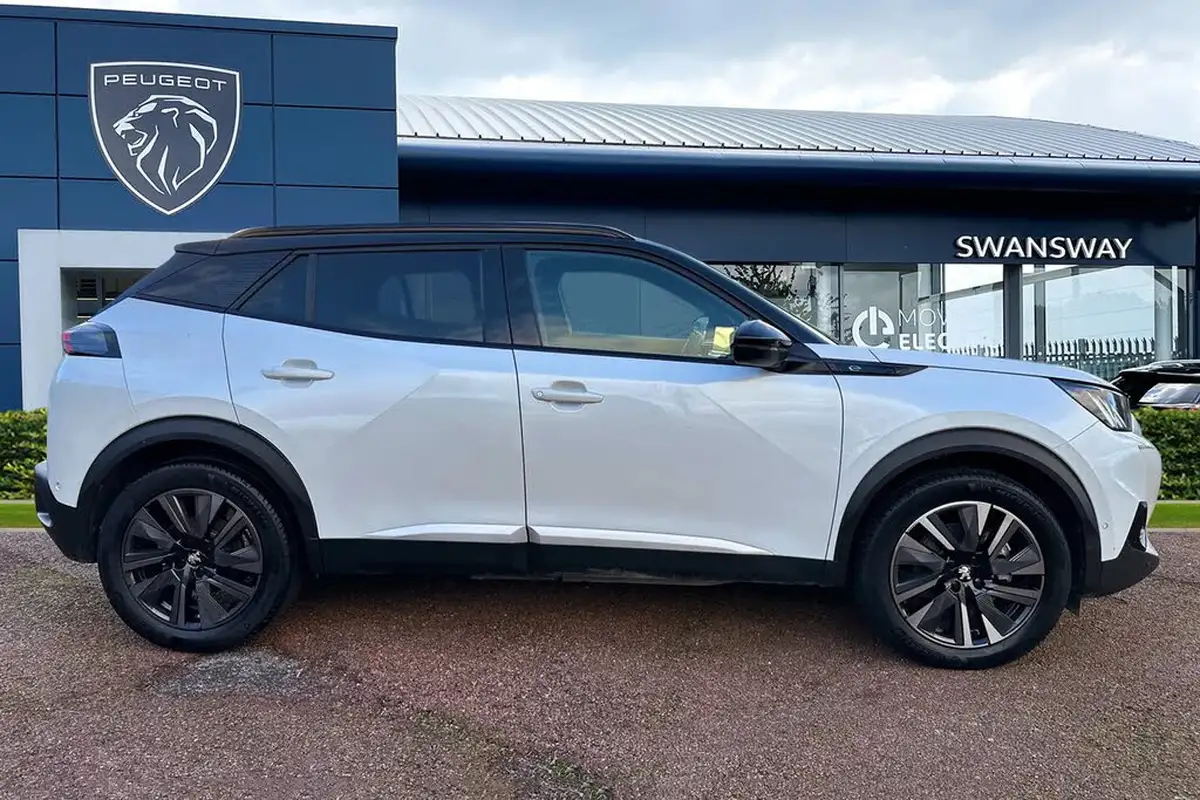 2021-peugeot-2008-suv-e-gt-premium-big-2