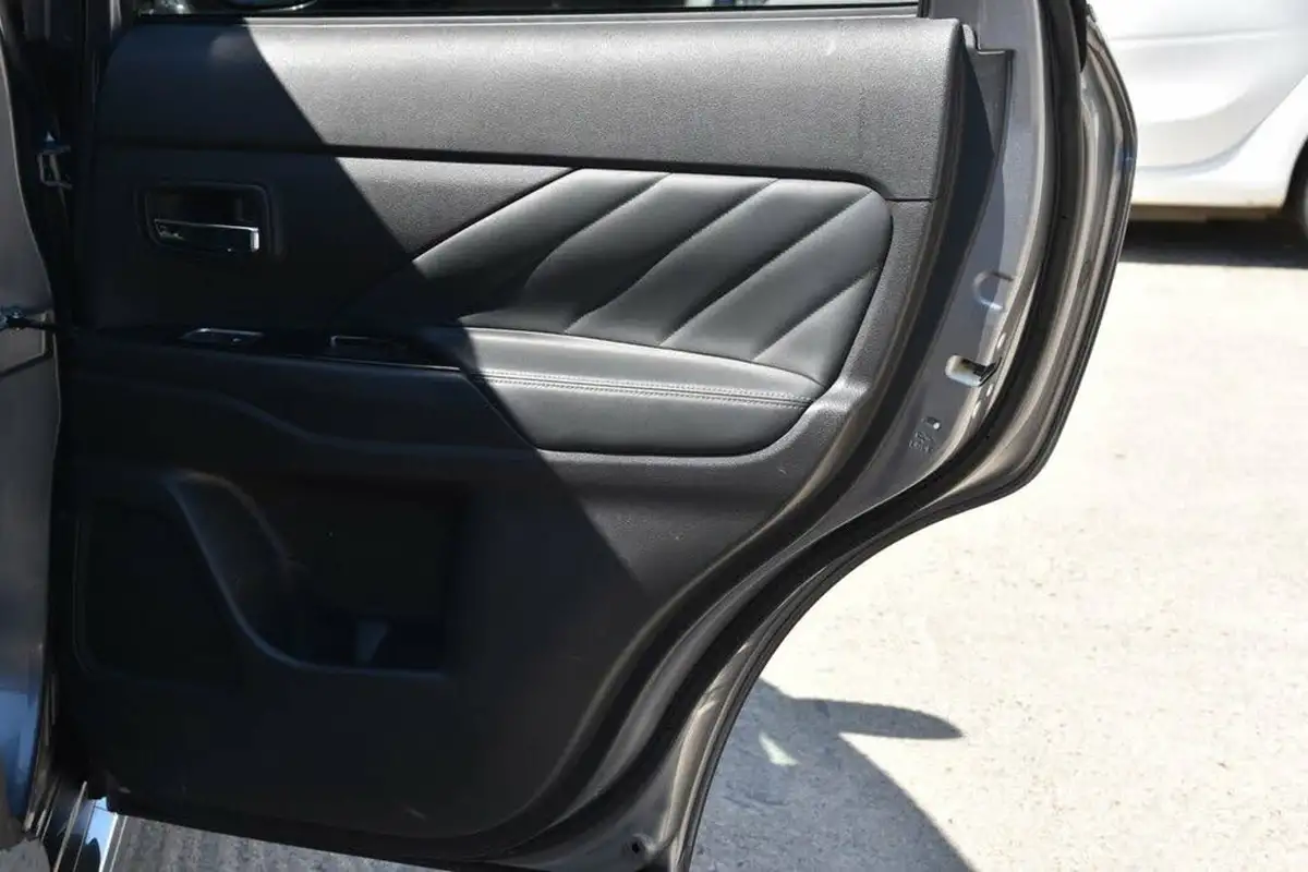 2018-mitsubishi-outlander-20-juro-phev-big-58