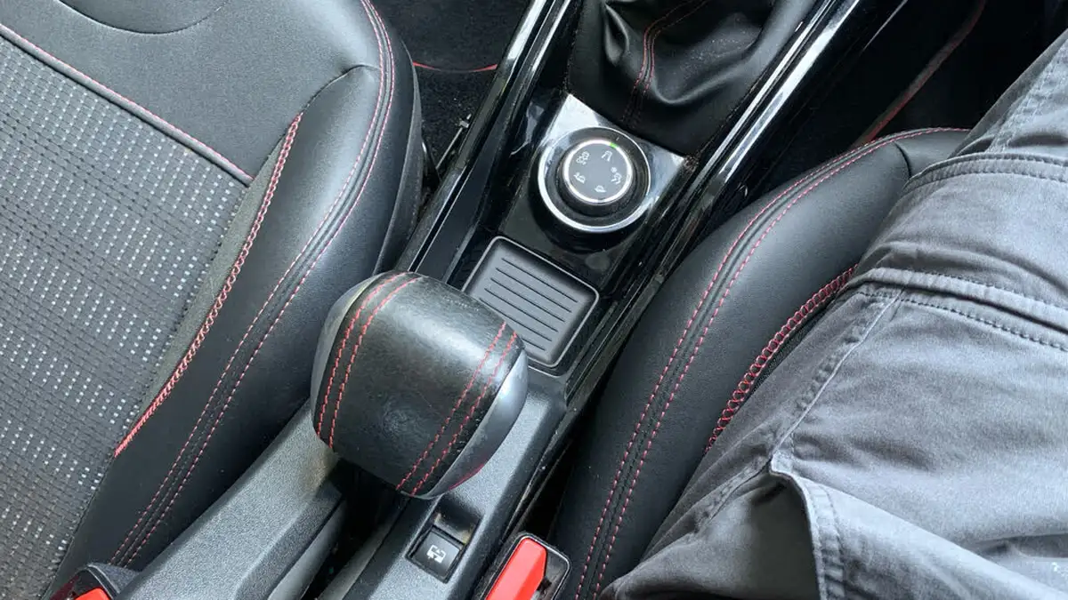 2019-peugeot-2008-suv-12-puretech-gt-line-130bhp-big-20